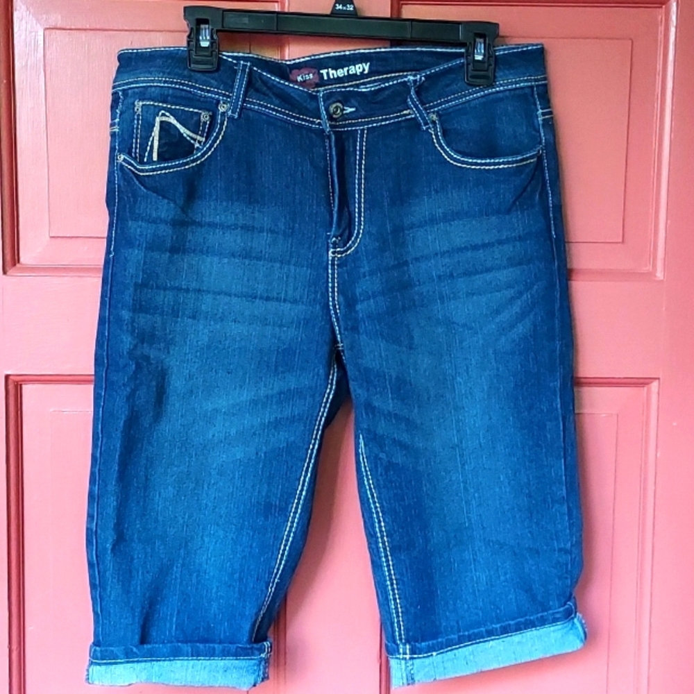 COPY - Jean shorts Kiss Therapy sz 10